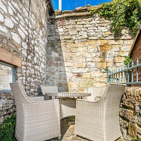 The Artists Loft - A Superb Cottage Sensitively Converted From A Grade II Listed 17Th Century Building Bakewell Buitenkant foto