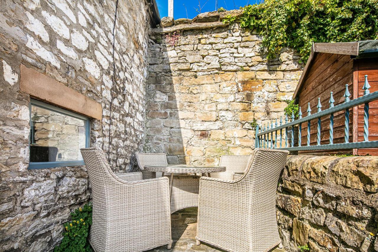 The Artists Loft - A Superb Cottage Sensitively Converted From A Grade II Listed 17Th Century Building Bakewell Buitenkant foto