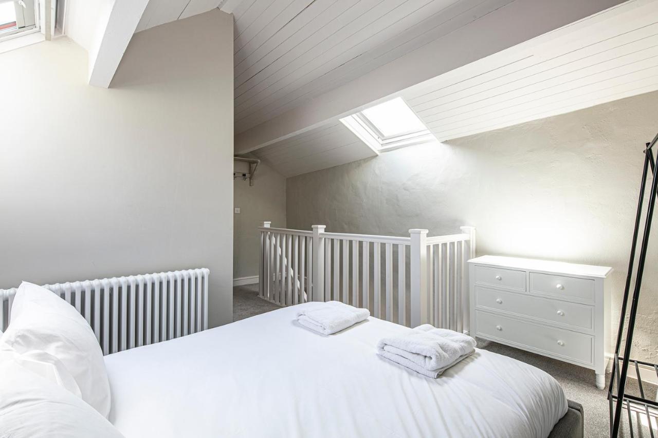 The Artists Loft - A Superb Cottage Sensitively Converted From A Grade II Listed 17Th Century Building Bakewell Buitenkant foto