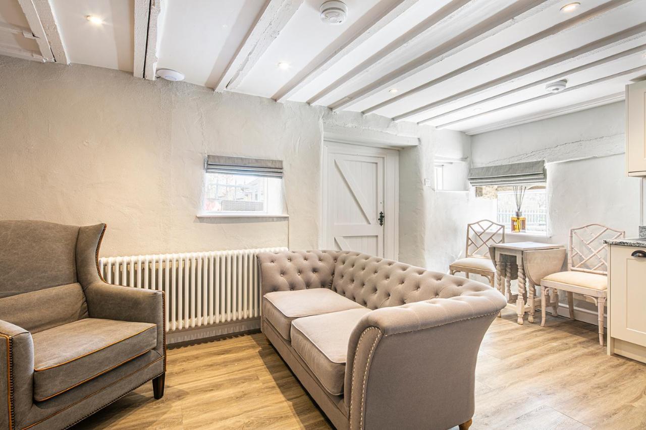 The Artists Loft - A Superb Cottage Sensitively Converted From A Grade II Listed 17Th Century Building Bakewell Buitenkant foto